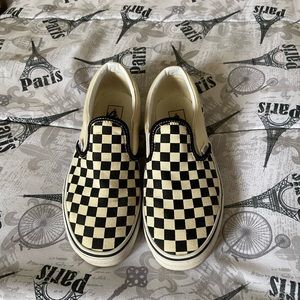 Girls Vans slip-on checkered shoes